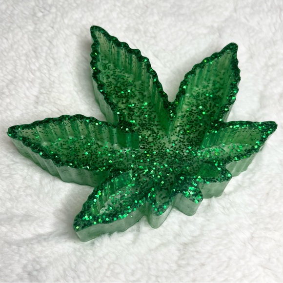 Handmade 420 Green Glitter Resin Ashtray Bud Tray Change Jewelry Pot Gift - Picture 2 of 8